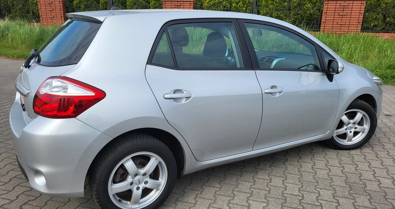 Toyota Auris cena 23900 przebieg: 162000, rok produkcji 2010 z Bieruń małe 742